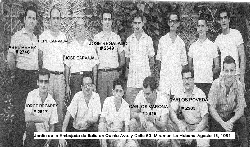 grupo asilados embajada Italia